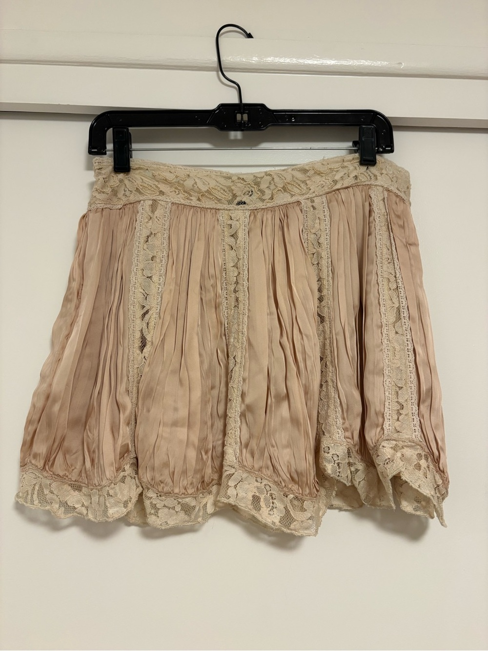 Zara blush lace beaded mini skirt - size large